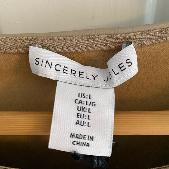 Sincerely Jules Faux Leather Cap Sleeve Top Size L - Picture 3 of 6